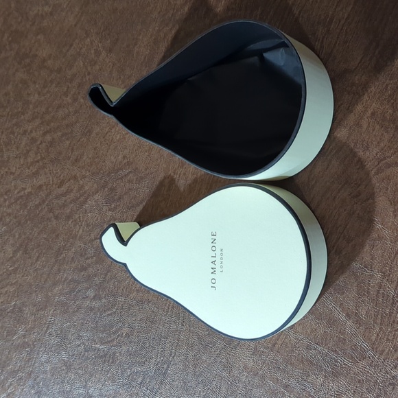 Jo Malone Pear-Shaped Box - Picture 2 of 2